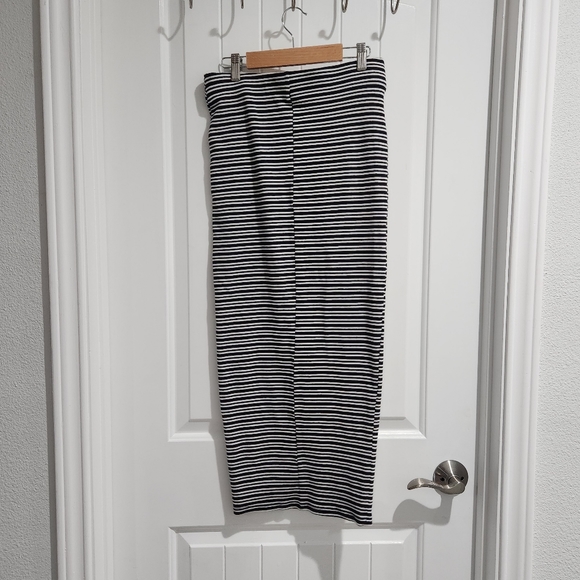 Zara Navy Blue and White Ribbed Stretch Midi Length Fitted Skirt size medium - Picture 2 of 4